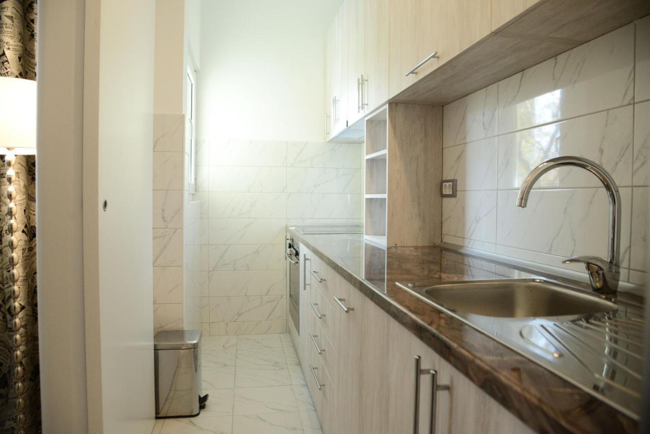 Crystal-Modern Apartment In The Center Of Нови Сад Екстериор снимка