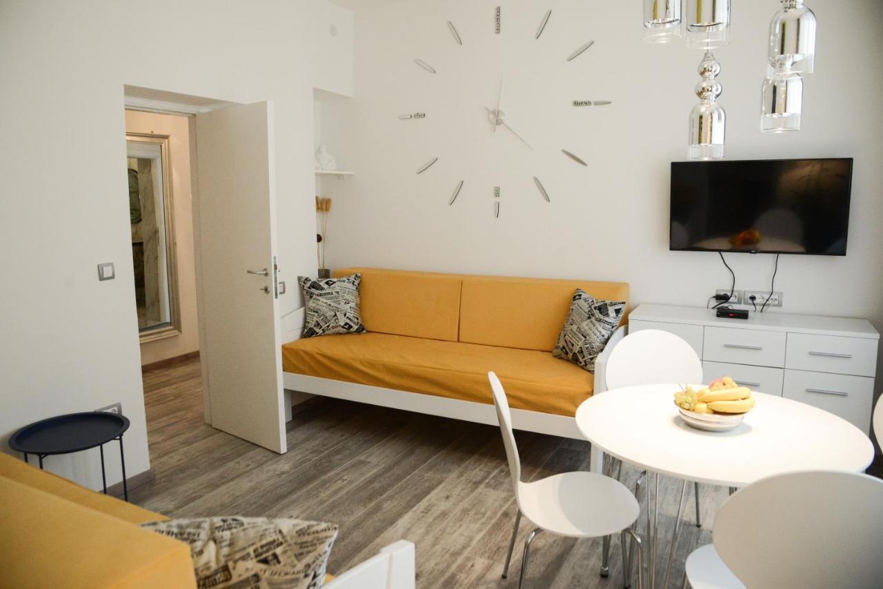 Crystal-Modern Apartment In The Center Of Нови Сад Екстериор снимка