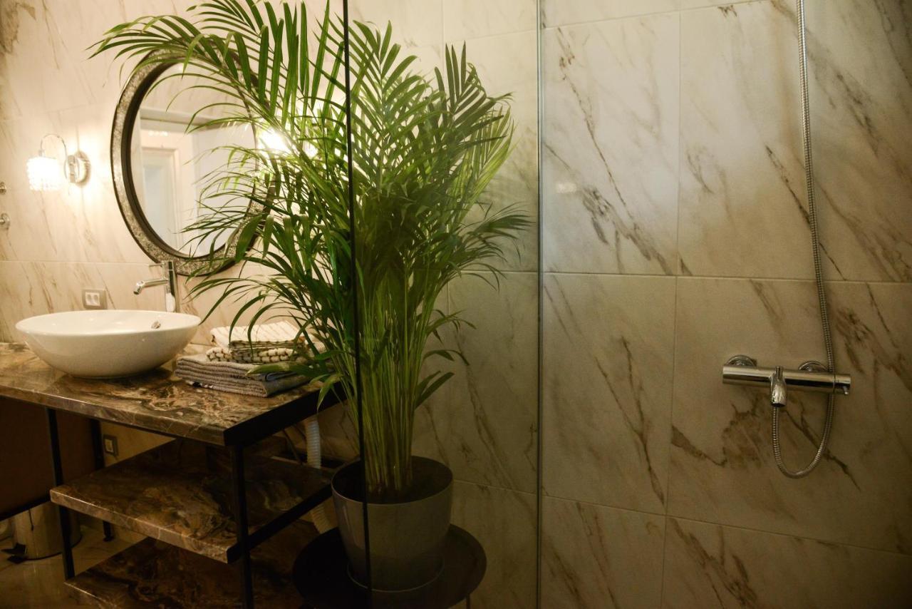 Crystal-Modern Apartment In The Center Of Нови Сад Екстериор снимка